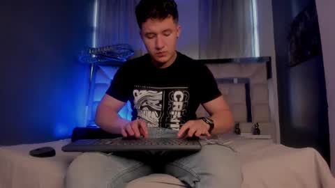 MichaelConnor  online show from 11, 3, 2025