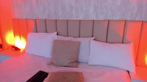 Michael Walkerr online show from 31, 12, 2024