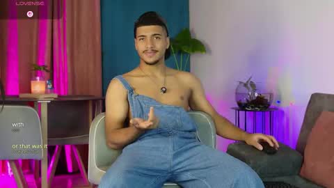 Snapshot of michel_g22 chatting on 7, 10, 2025 michel g22 online show from 7, 10, 2025