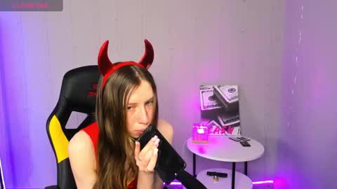 Snapshot of michele_mack chatting on 5, 2, 2025 michele_mack online show from 5, 2, 2025