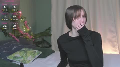 Snapshot of michele_mack chatting on 2, 12, 2025 michele_mack online show from 2, 12, 2025