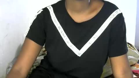 Snapshot of michou61 chatting on 1, 11, 2025 michou61 online show from 1, 11, 2025