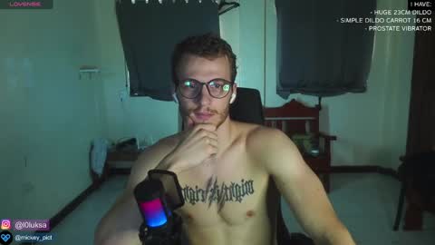 Snapshot of mickey_pict chatting on 1, 1, 2025 Mickey online show from 1, 1, 2025