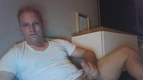mickkxl online show from 18, 9, 2025