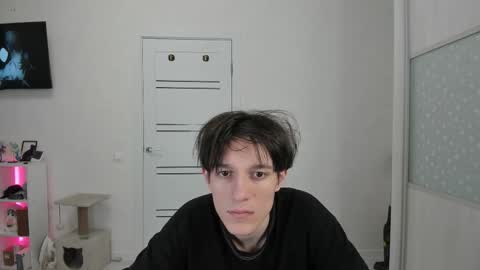 Snapshot of mickleloveu chatting on 1, 12, 2025 mickleloveu online show from 1, 12, 2025