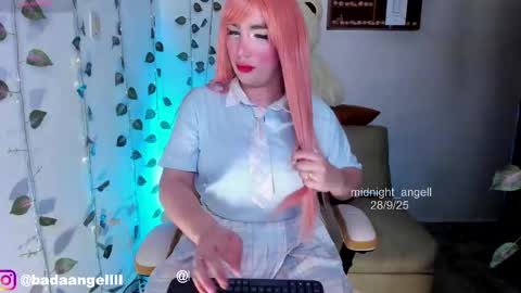 Snapshot of midnight_angell chatting on 29, 9, 2025       online show from 29, 9, 2025