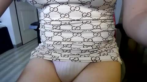 selena online show from 27, 3, 2026