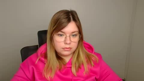 Snapshot of midnightmariana chatting on 19, 10, 2025 Mariana online show from 19, 10, 2025