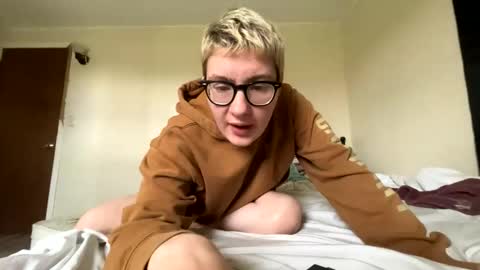 midnightmochi2 online show from 9, 5, 2026