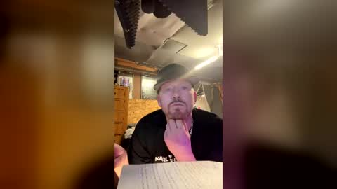Snapshot of midtownhustler chatting on 26, 6, 2026 midtownhustler online show from 26, 6, 2026