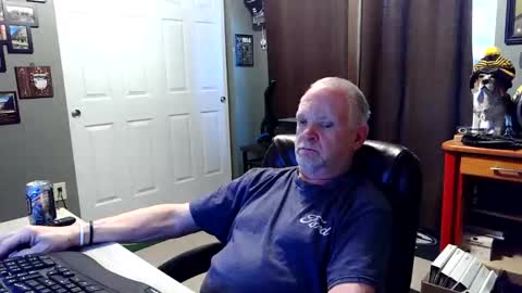 Snapshot of midwestdad09 chatting on 6, 6, 2026 midwestdad09 online show from 6, 6, 2026