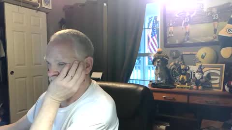 Snapshot of midwestdad09 chatting on 11, 6, 2026 midwestdad09 online show from 11, 6, 2026