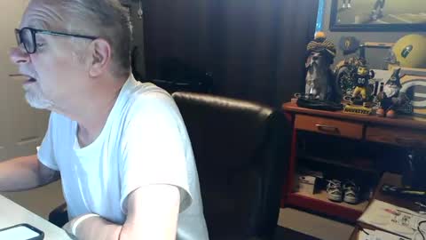 Snapshot of midwestdad09 chatting on 21, 6, 2026 midwestdad09 online show from 21, 6, 2026