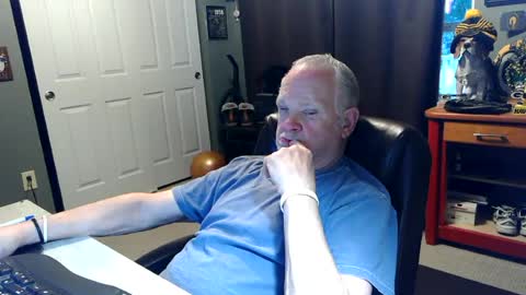 Snapshot of midwestdad09 chatting on 21, 6, 2026 midwestdad09 online show from 21, 6, 2026