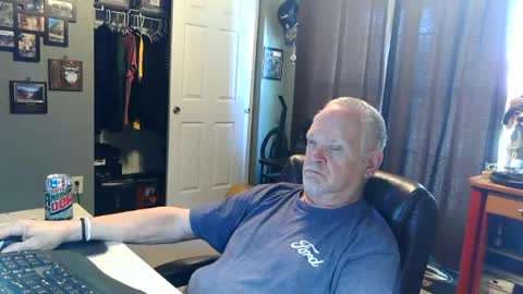 Snapshot of midwestdad09 chatting on 23, 6, 2026 midwestdad09 online show from 23, 6, 2026