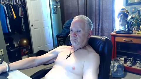 Snapshot of midwestdad09 chatting on 14, 7, 2026 midwestdad09 online show from 14, 7, 2026