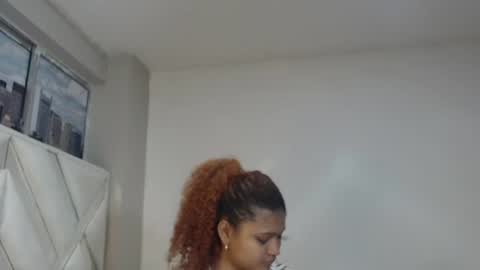 Snapshot of miel_alisha chatting on 8, 7, 2026 miel online show from 8, 7, 2026
