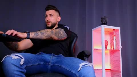 MightyAaron online show from 9, 2, 2025