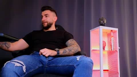 MightyAaron online show from 10, 2, 2025