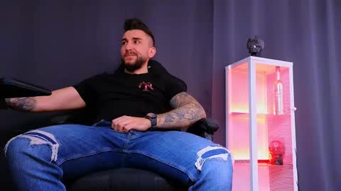 MightyAaron online show from 25, 2, 2025