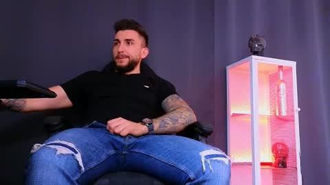 MightyAaron online show from 4, 3, 2025