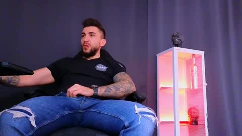 MightyAaron online show from 6, 3, 2025