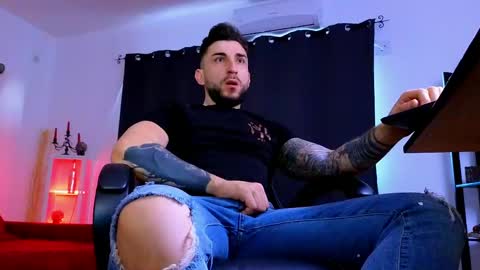 MightyAaron online show from 4, 6, 2026