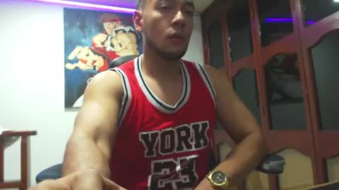 Snapshot of miguel0981 chatting on 4, 8, 2026 Strong Man online show from 4, 8, 2026