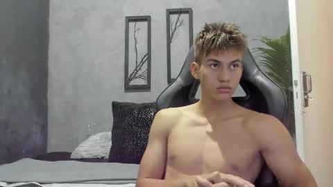 Miguel Hernandez online show from 3, 12, 2024