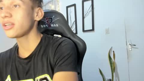 Miguel Hernandez online show from 16, 2, 2025