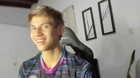 Miguel Hernandez online show from 25, 2, 2025