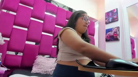 Snapshot of miha_smith chatting on 25, 6, 2026 Miha online show from 25, 6, 2026