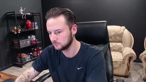 Snapshot of mihasikd chatting on 12, 11, 2025 Misha Winchester online show from 12, 11, 2025