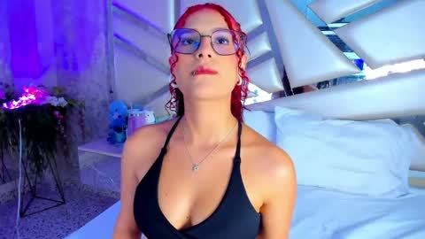 Snapshot of miia02 chatting on 29, 5, 2026 MIA 3 online show from 29, 5, 2026