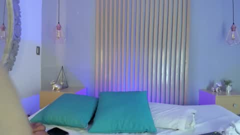 Mia online show from 13, 2, 2026