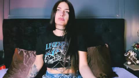 Snapshot of miia_moore_ chatting on 27, 5, 2026 miia_moore_ online show from 27, 5, 2026
