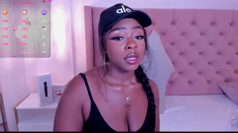 Snapshot of miia_schwarz chatting on 14, 1, 2025 Miia Schwarz online show from 14, 1, 2025