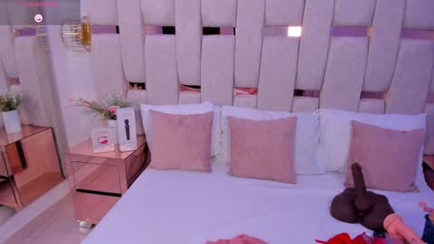 Snapshot of miia_schwarz chatting on 17, 1, 2025 Miia Schwarz online show from 17, 1, 2025