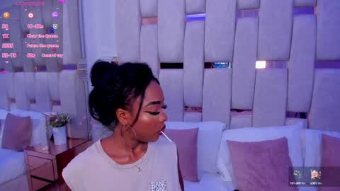 Snapshot of miia_schwarz chatting on 25, 1, 2025 Miia Schwarz online show from 25, 1, 2025