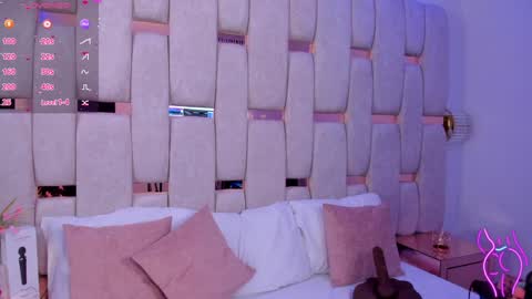 Snapshot of miia_schwarz chatting on 4, 2, 2025 Miia Schwarz online show from 4, 2, 2025