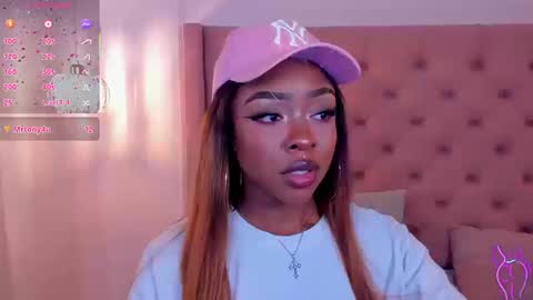 Snapshot of miia_schwarz chatting on 20, 9, 2025 Miia Schwarz online show from 20, 9, 2025