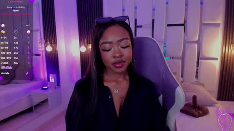 Snapshot of miia_schwarz chatting on 20, 10, 2025 Miia Schwarz online show from 20, 10, 2025