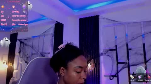 Snapshot of miia_schwarz chatting on 3, 11, 2025 Miia Schwarz online show from 3, 11, 2025