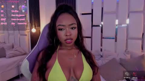 Snapshot of miia_schwarz chatting on 24, 11, 2025 Miia Schwarz online show from 24, 11, 2025