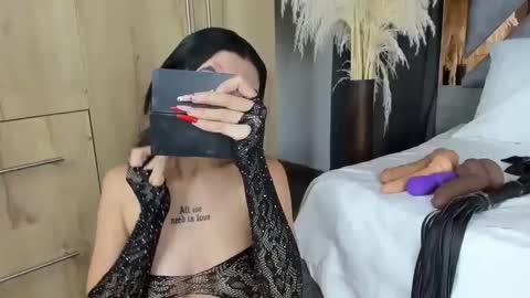 miiawinsters online show from 13, 12, 2024