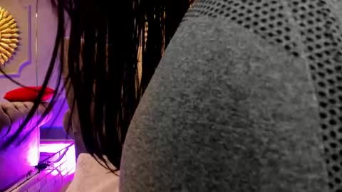 miilu  online show from 27, 12, 2024