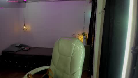 Snapshot of miiss_greyy chatting on 21, 9, 2025 miiss_greyy online show from 21, 9, 2025