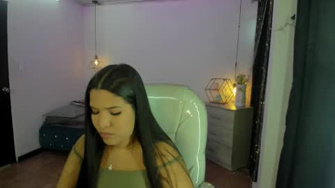 Snapshot of miiss_greyy chatting on 28, 9, 2025 miiss_greyy online show from 28, 9, 2025