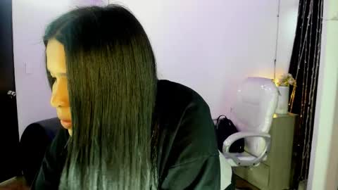 Snapshot of miiss_greyy chatting on 5, 10, 2025 miiss_greyy online show from 5, 10, 2025