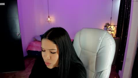 Snapshot of miiss_greyy chatting on 13, 10, 2025 miiss_greyy online show from 13, 10, 2025